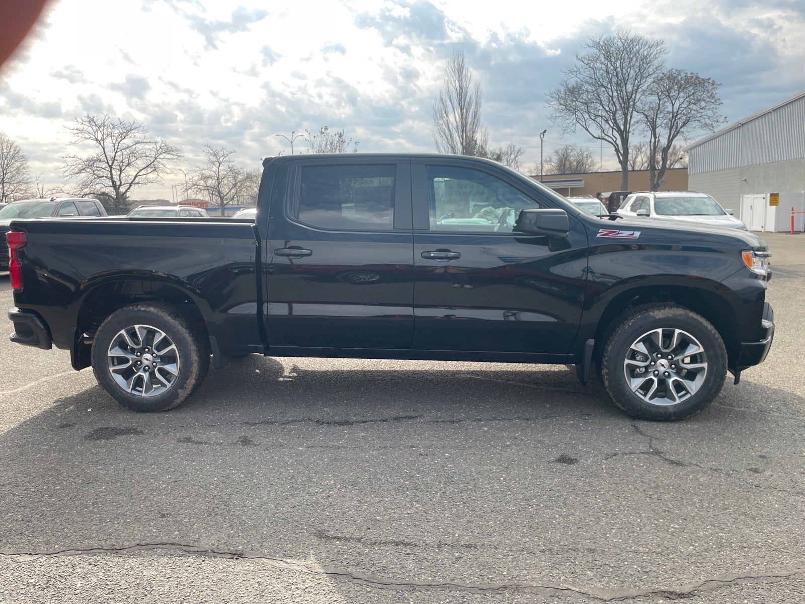 View vehicle photo 6