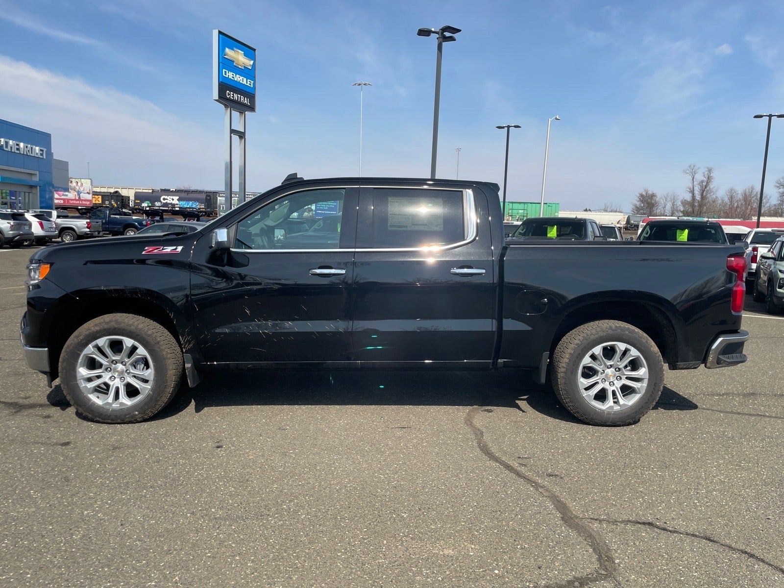 View vehicle photo 2