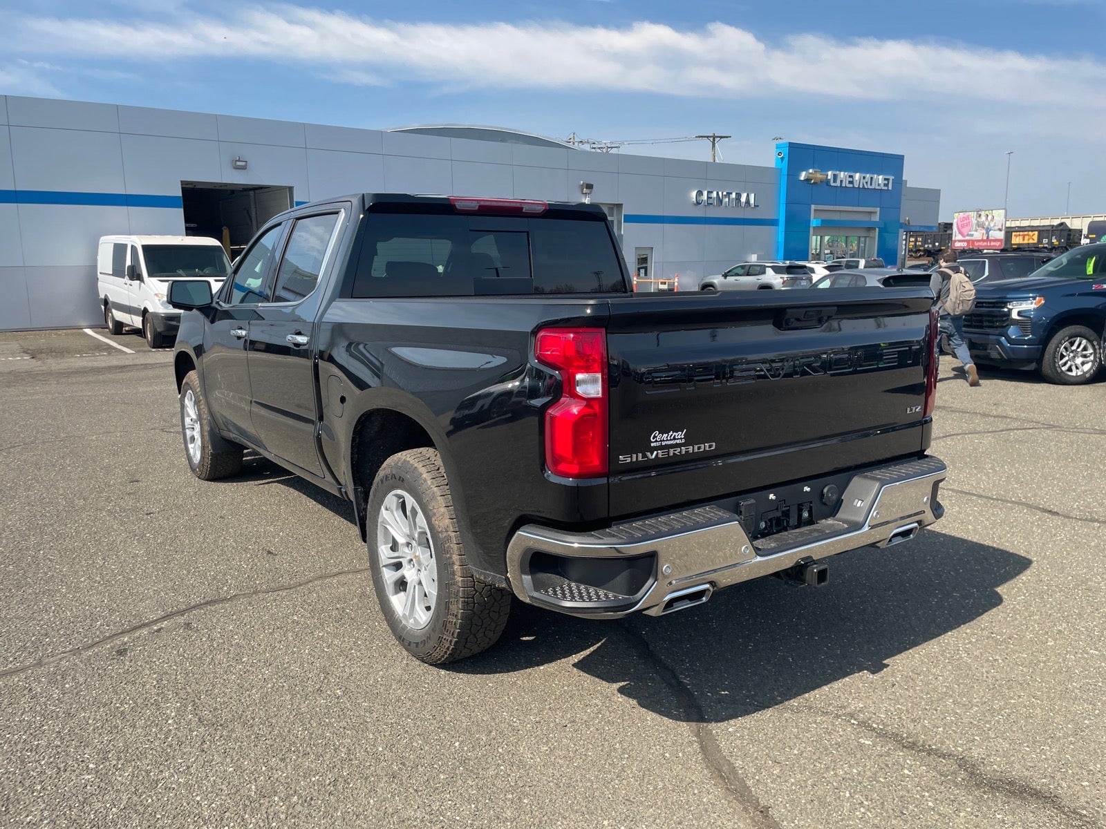 View vehicle photo 3