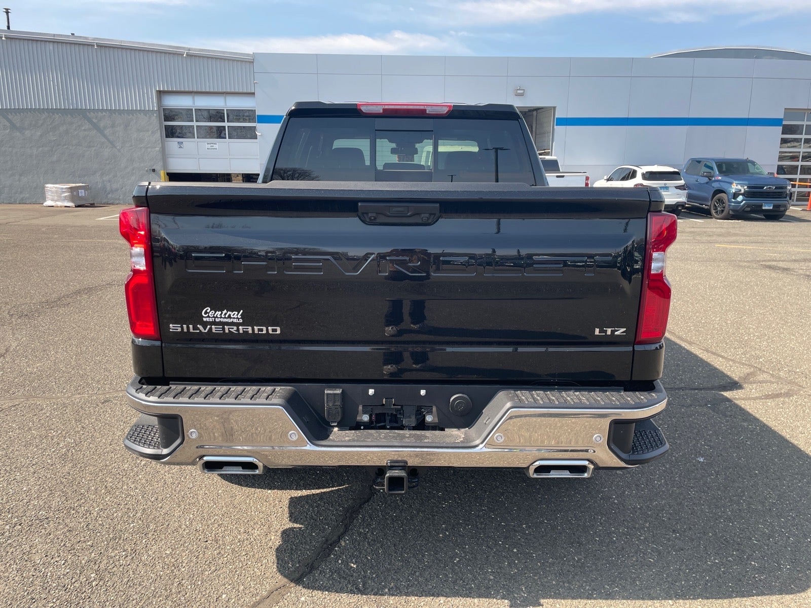 View vehicle photo 4