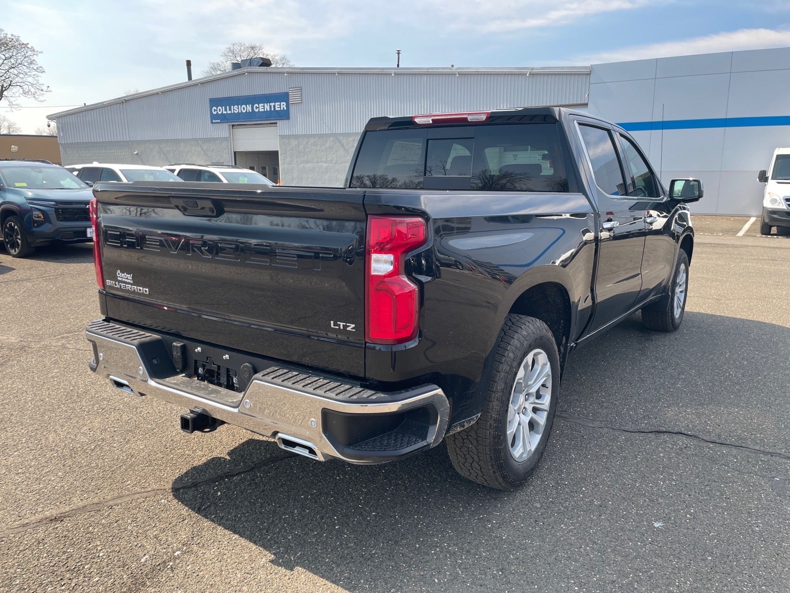 View vehicle photo 5