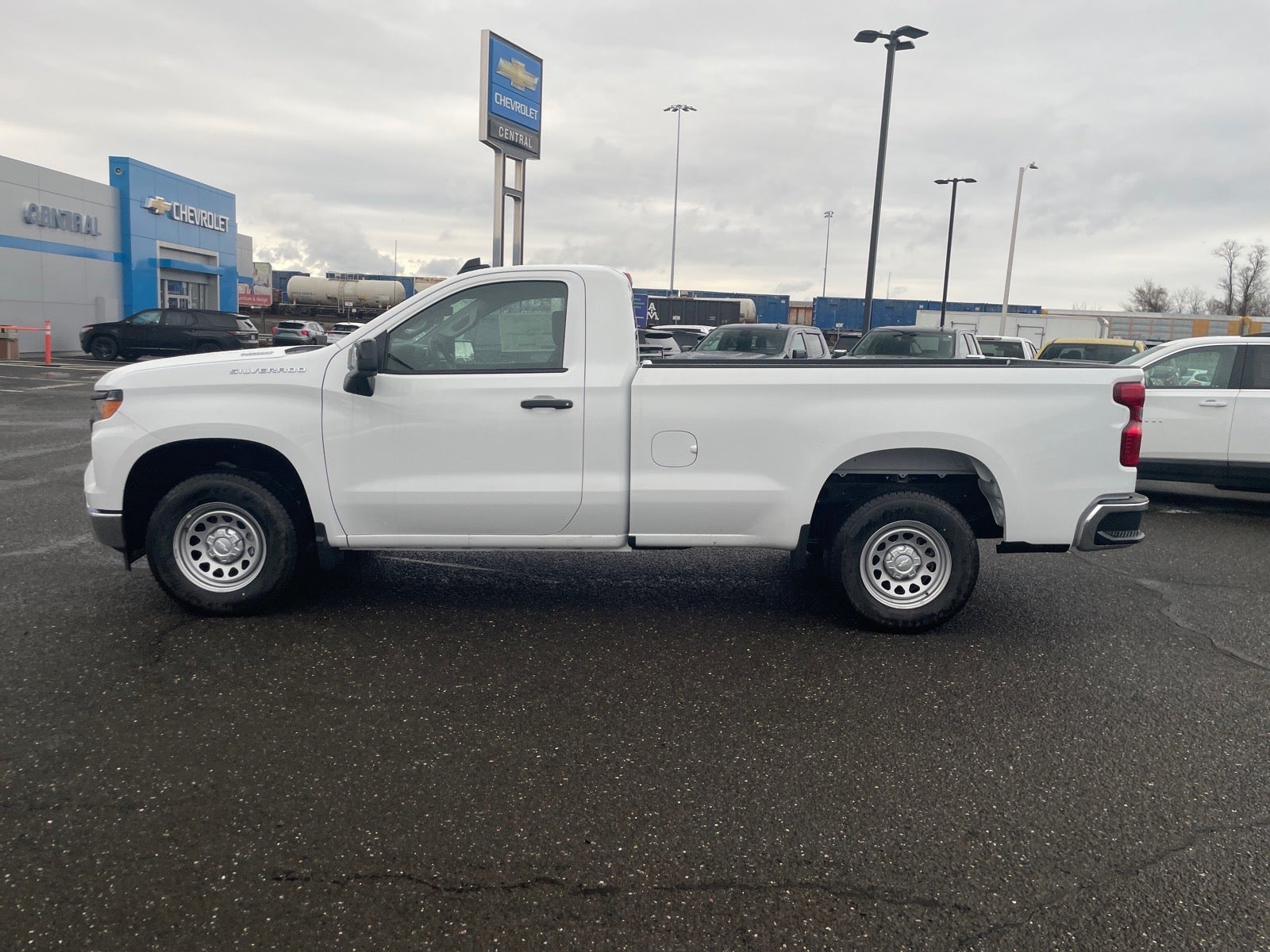 View vehicle photo 2