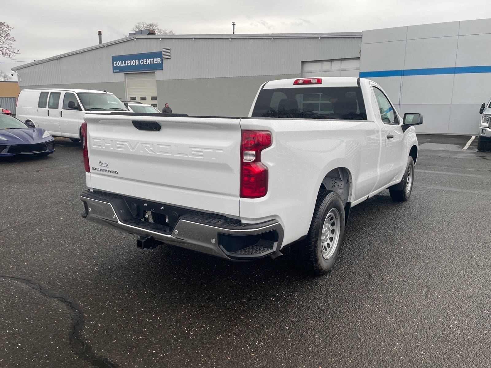 View vehicle photo 5