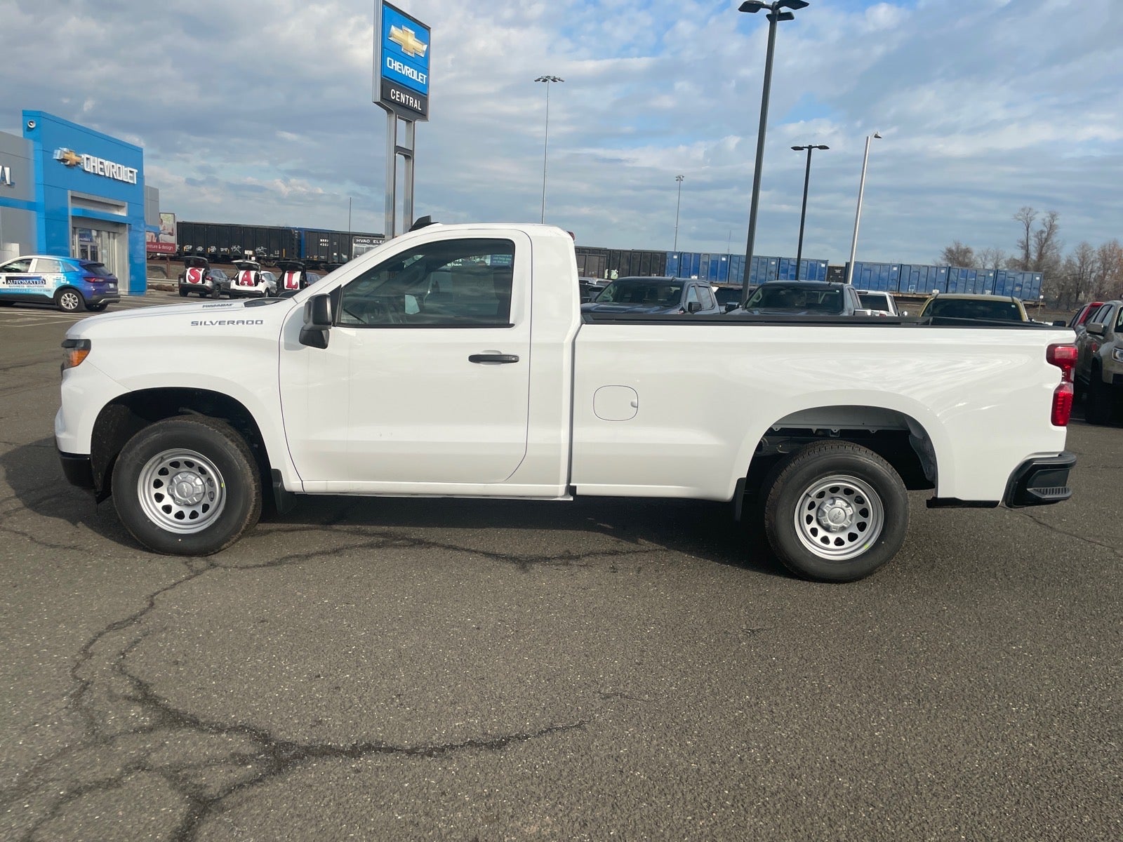 View vehicle photo 2