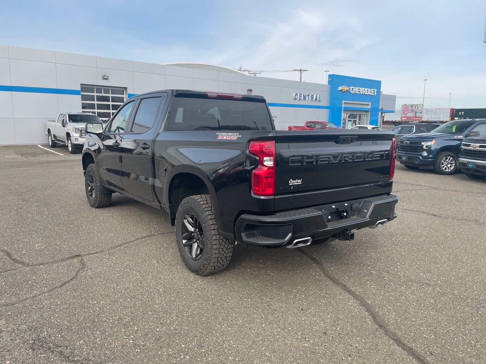 View vehicle photo 3