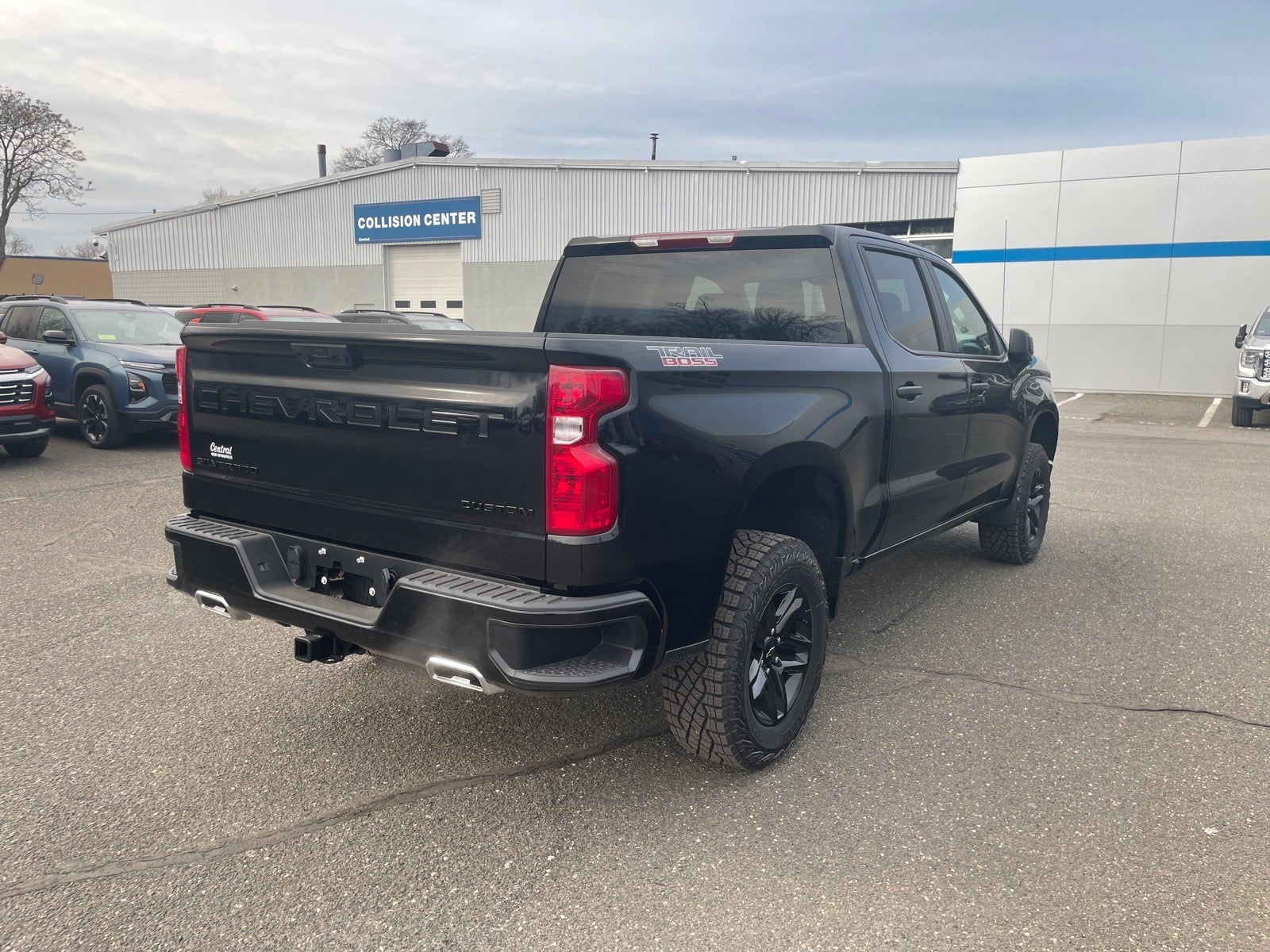 View vehicle photo 5