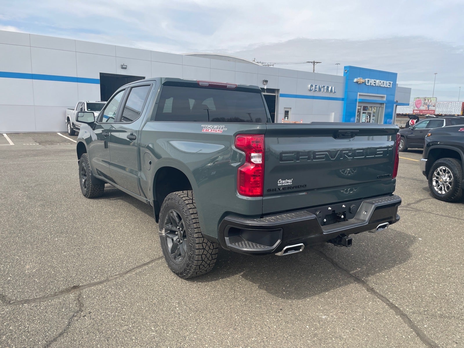 View vehicle photo 3