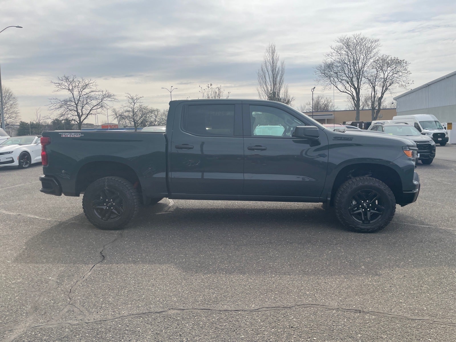 View vehicle photo 6