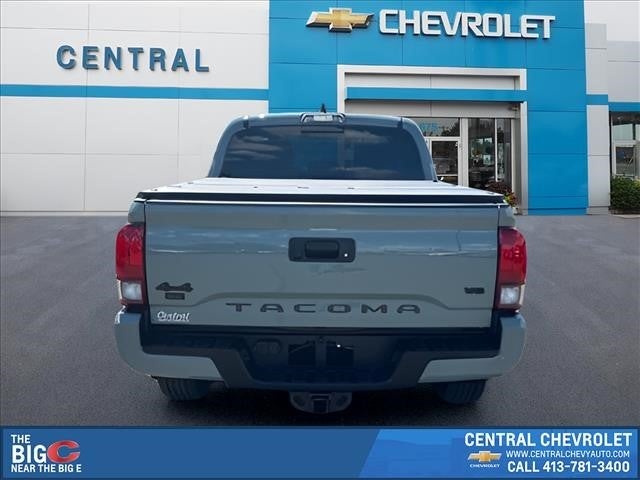 View vehicle photo 5