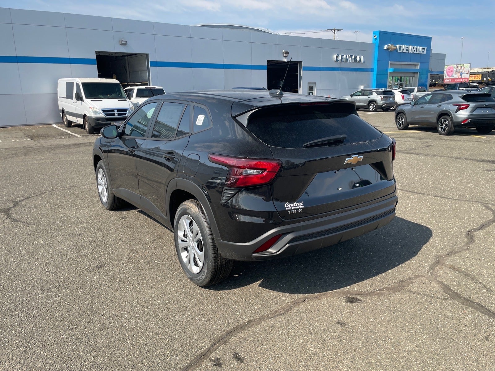 View vehicle photo 3