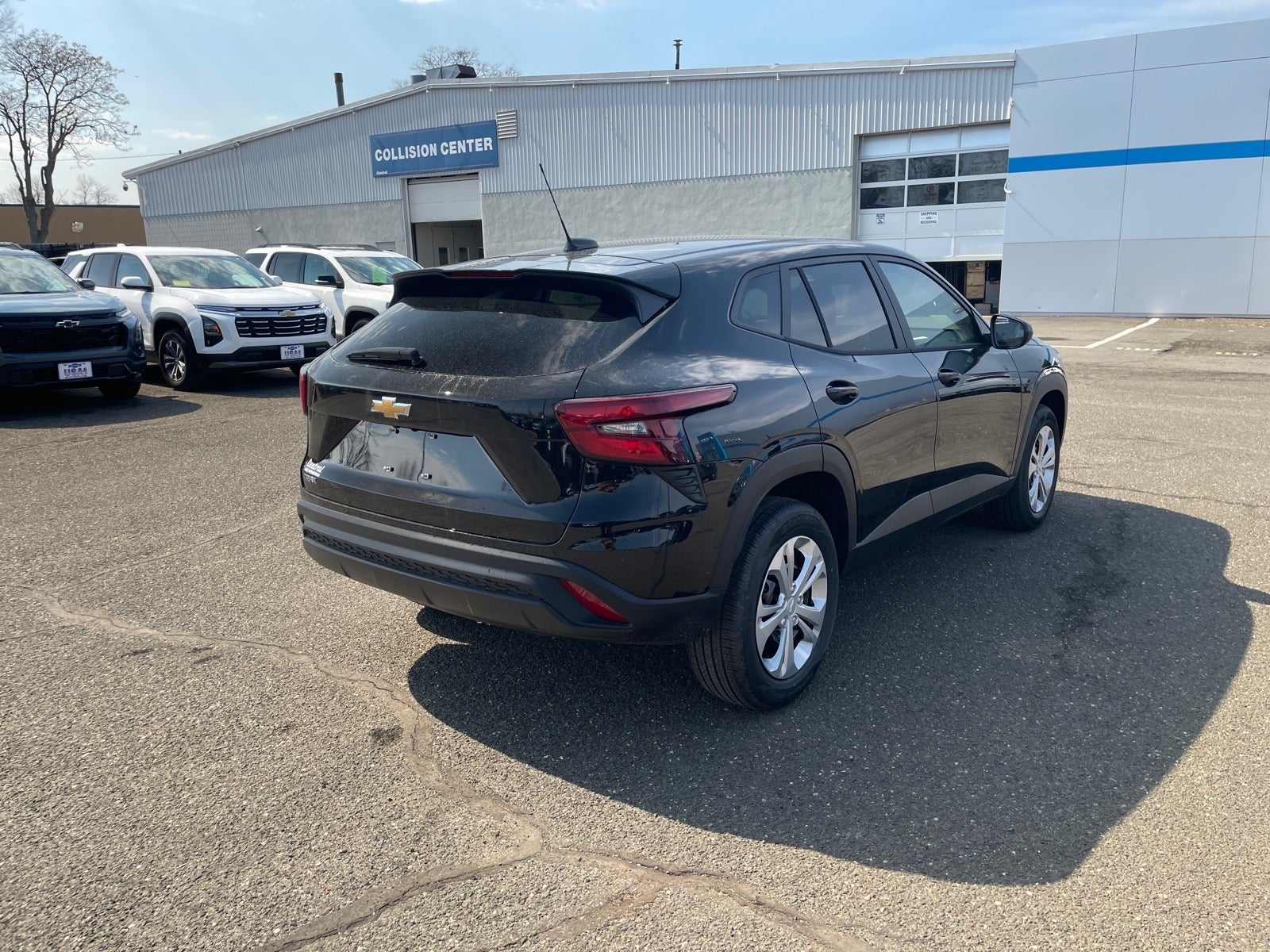 View vehicle photo 5