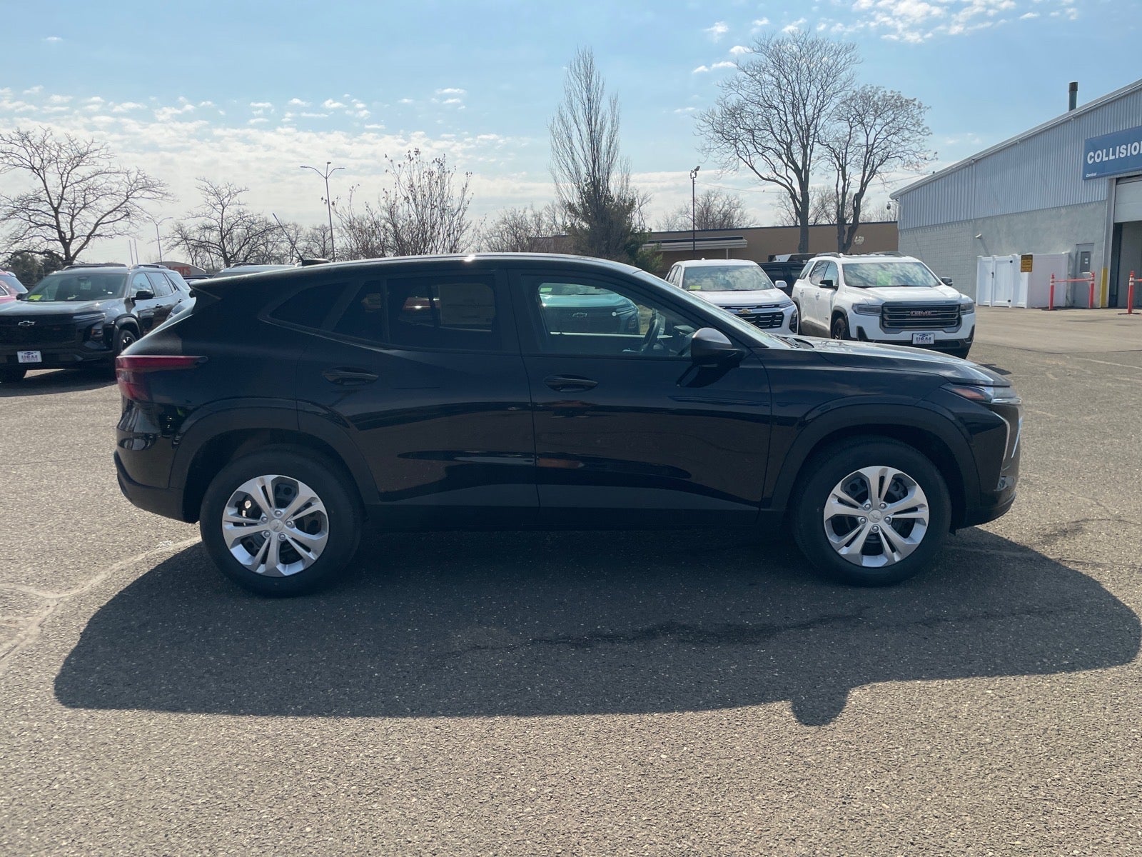 View vehicle photo 6