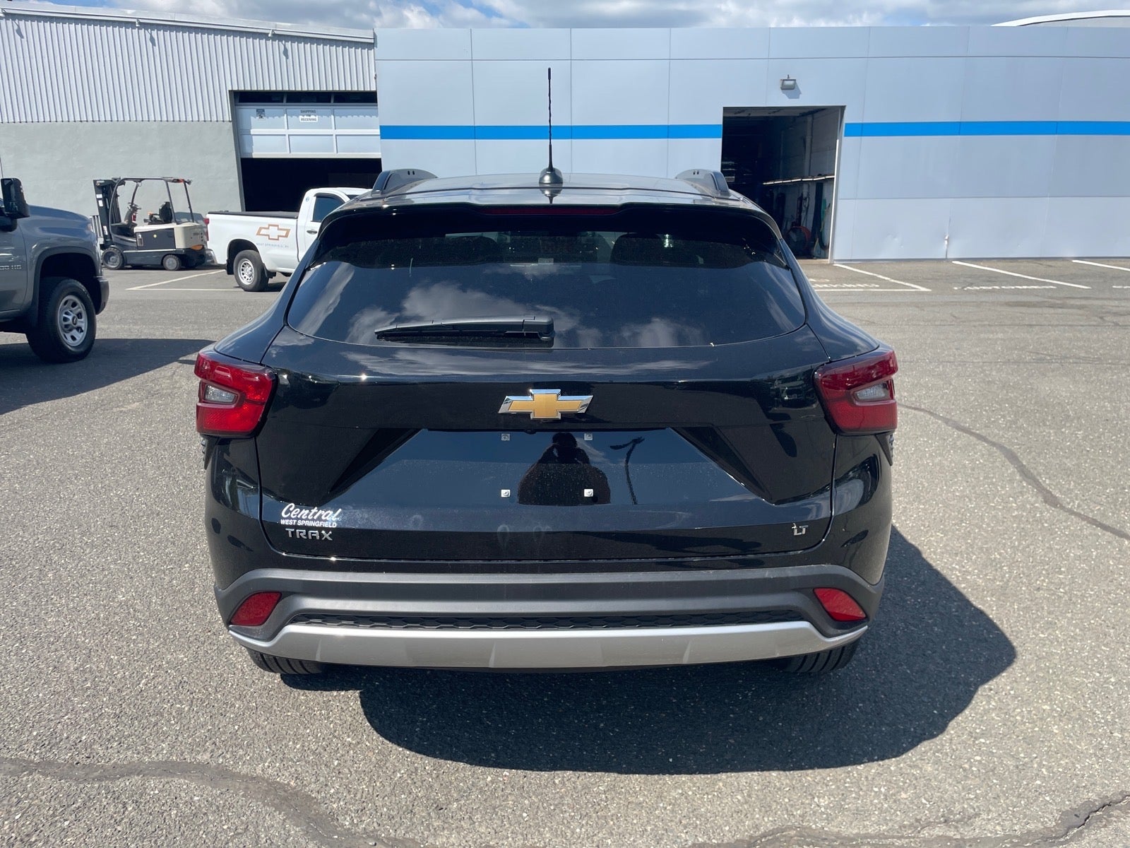 View vehicle photo 4