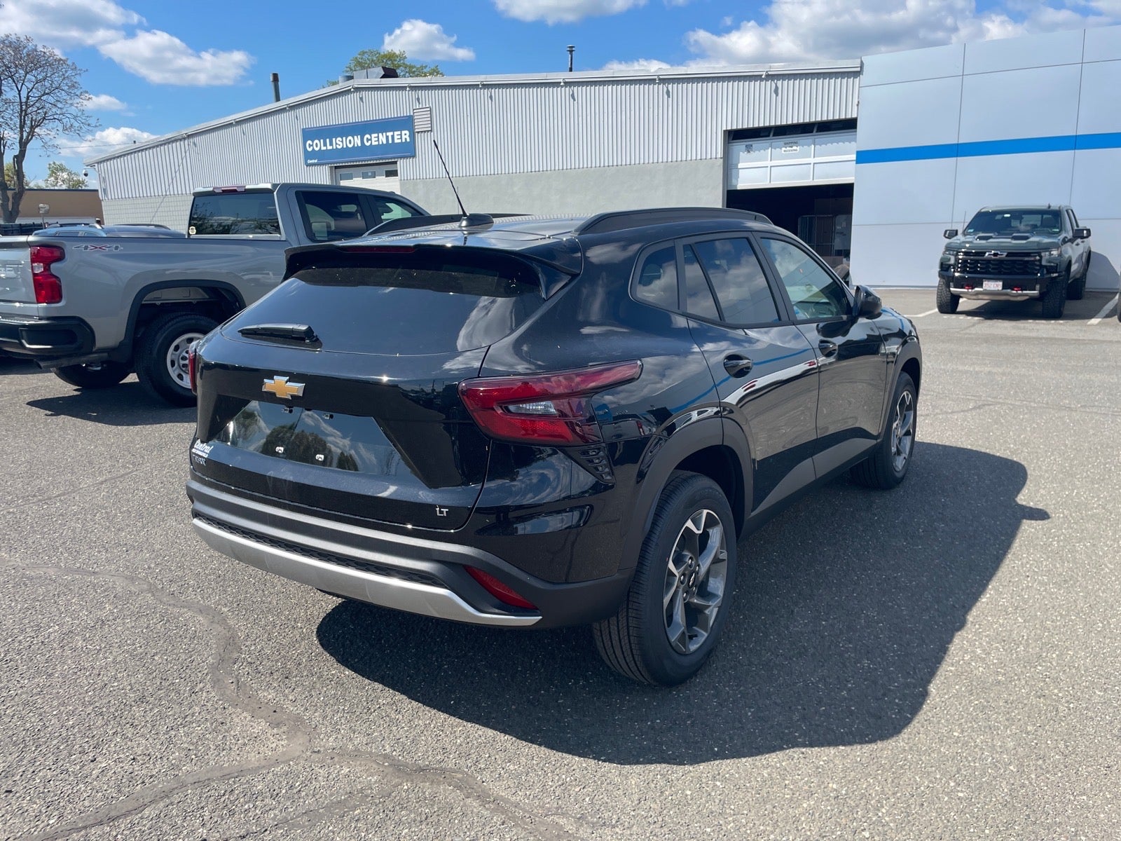 View vehicle photo 5
