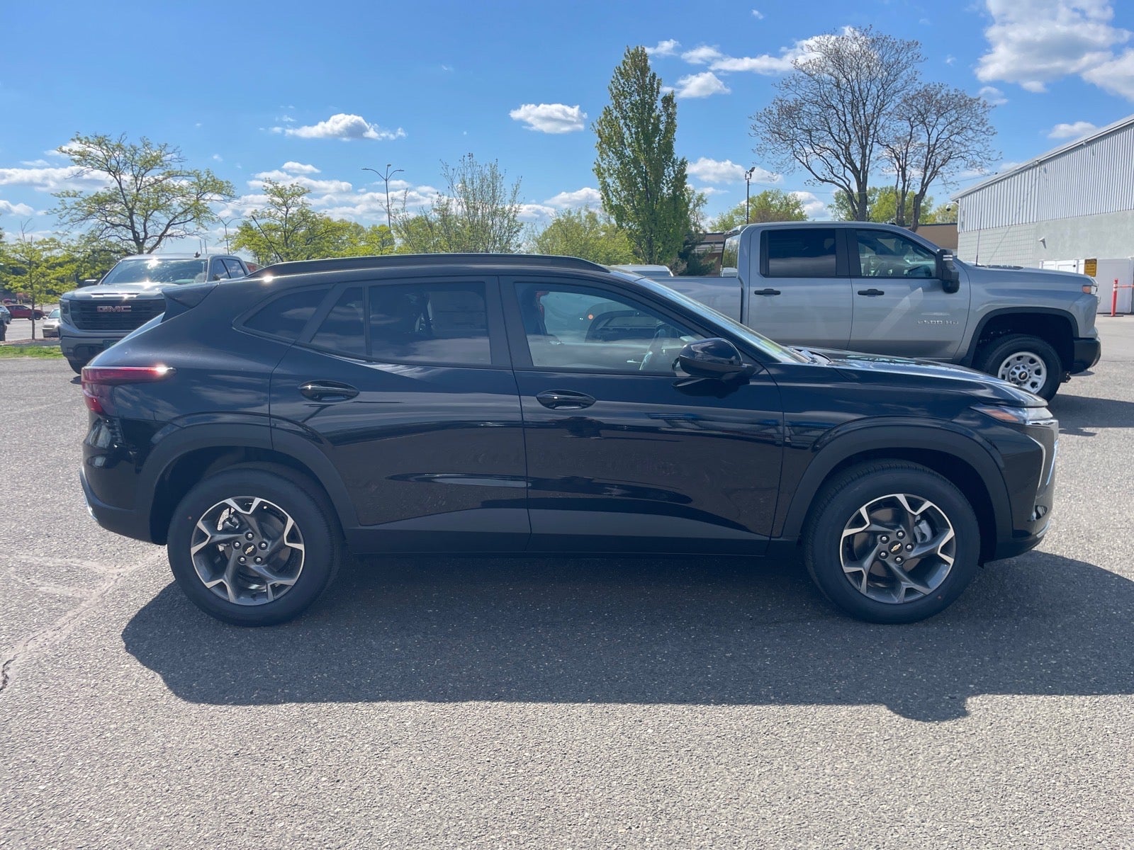 View vehicle photo 6