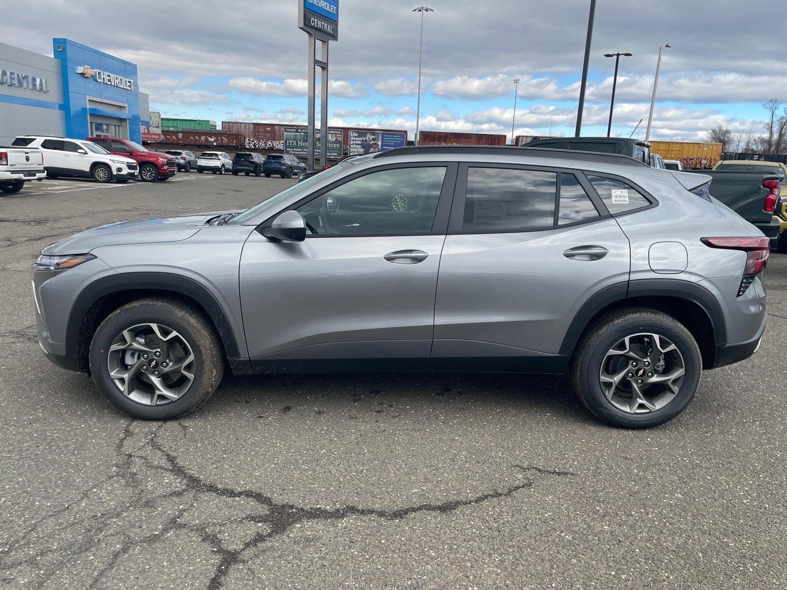 View vehicle photo 2