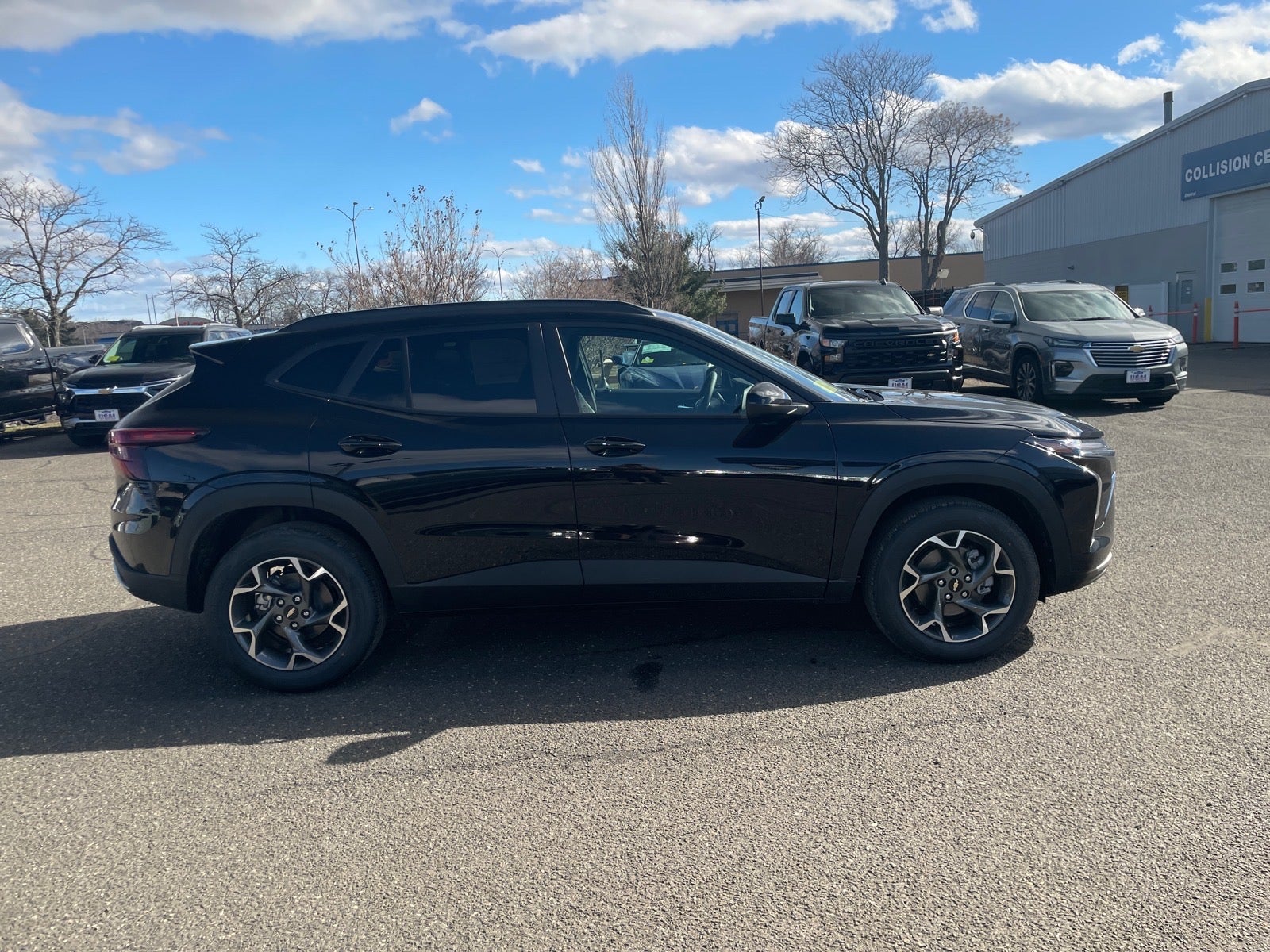 View vehicle photo 6