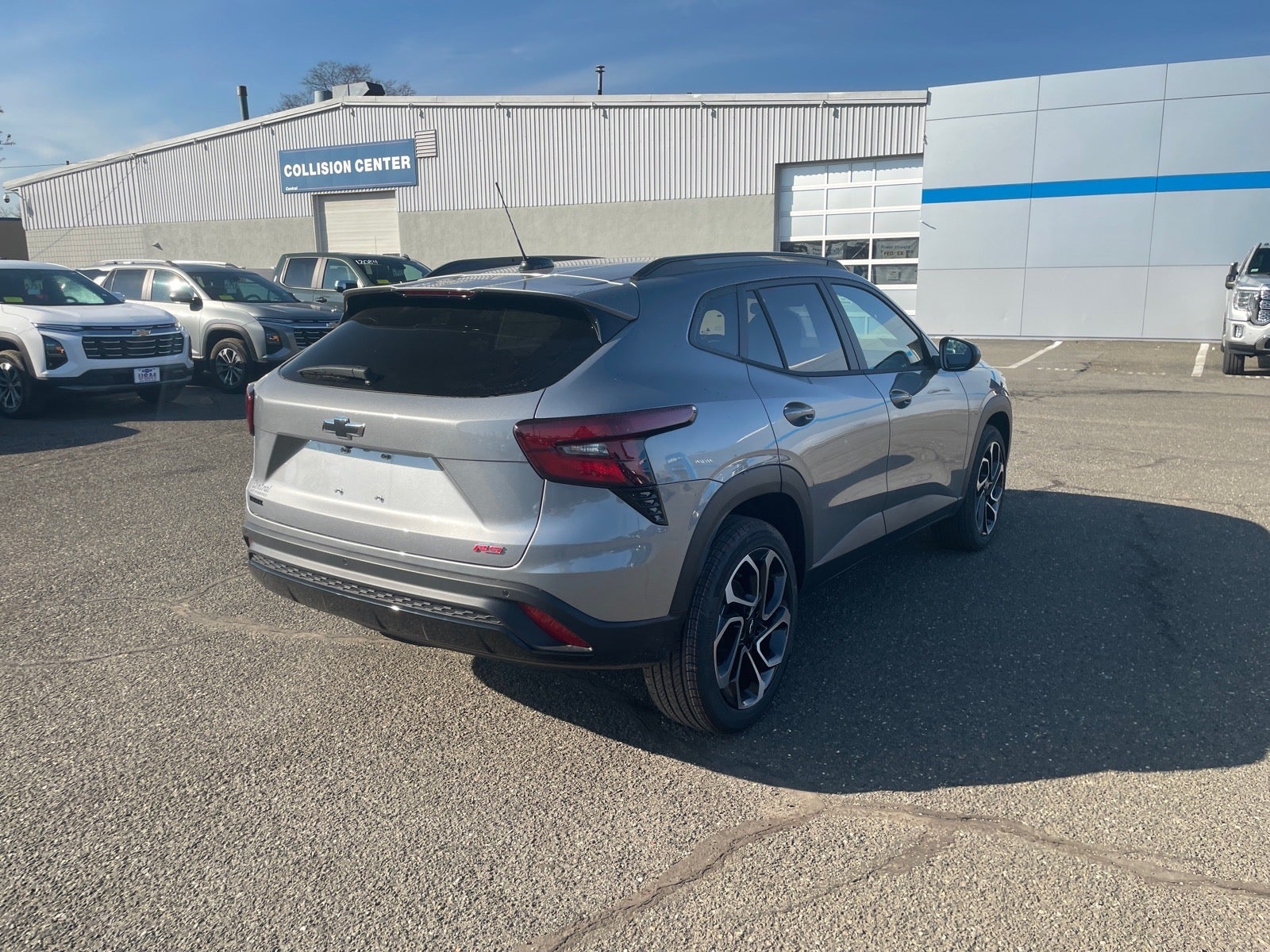 View vehicle photo 4