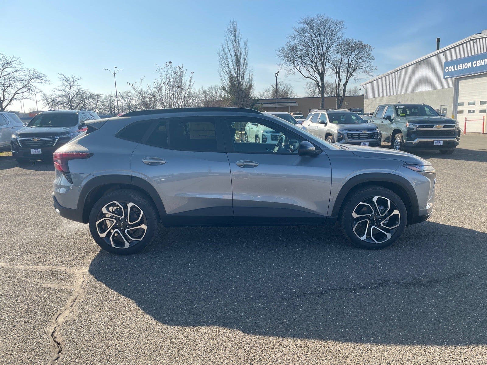 View vehicle photo 5