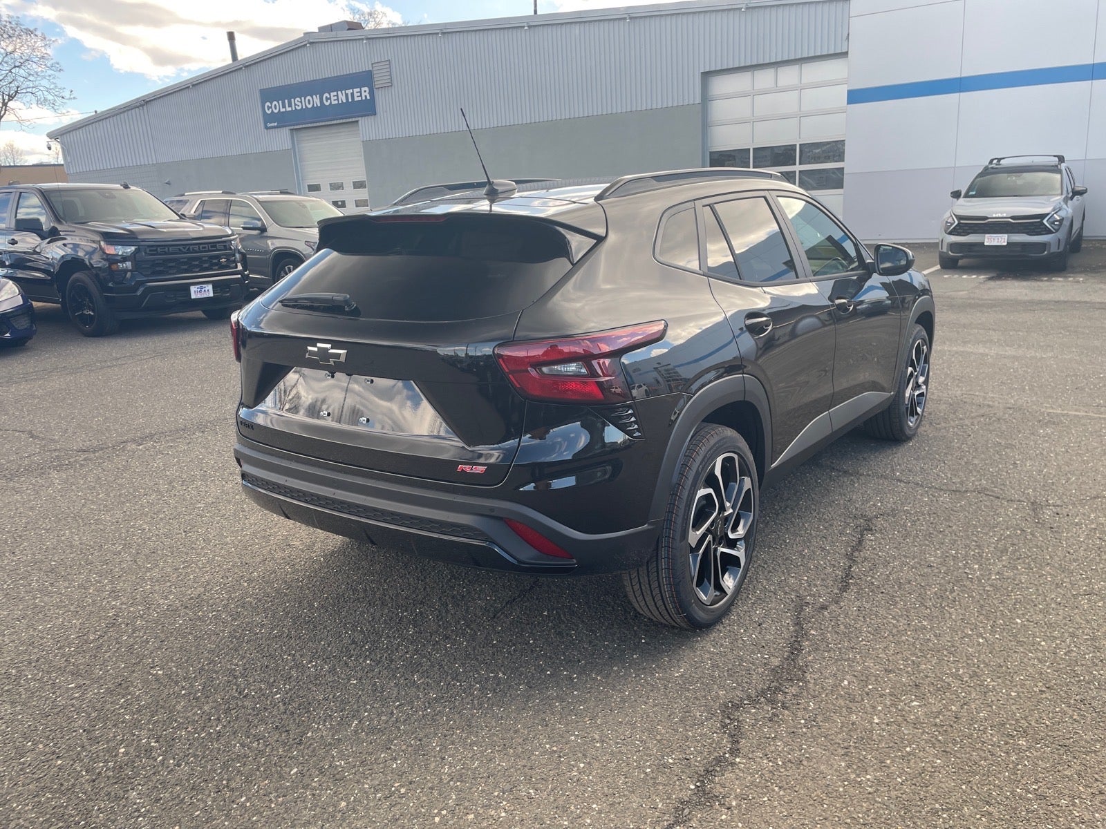 View vehicle photo 5