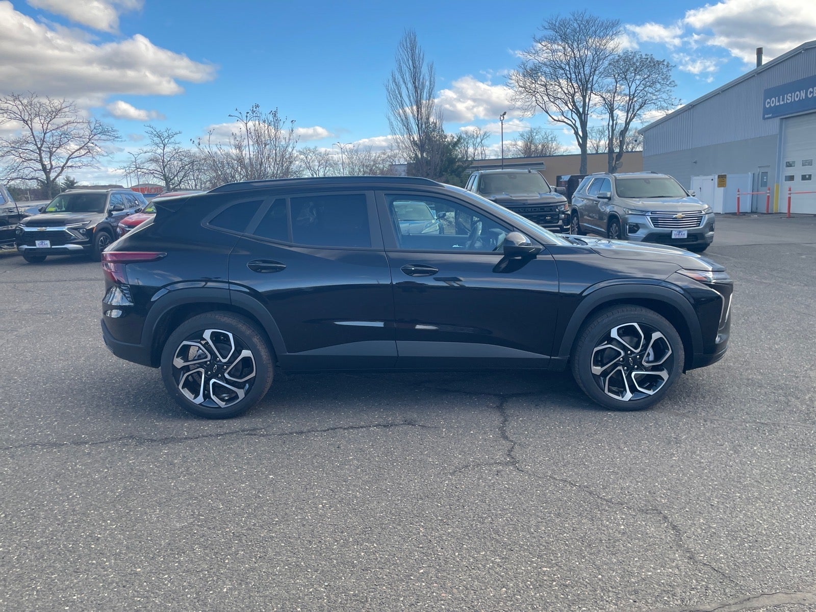 View vehicle photo 6