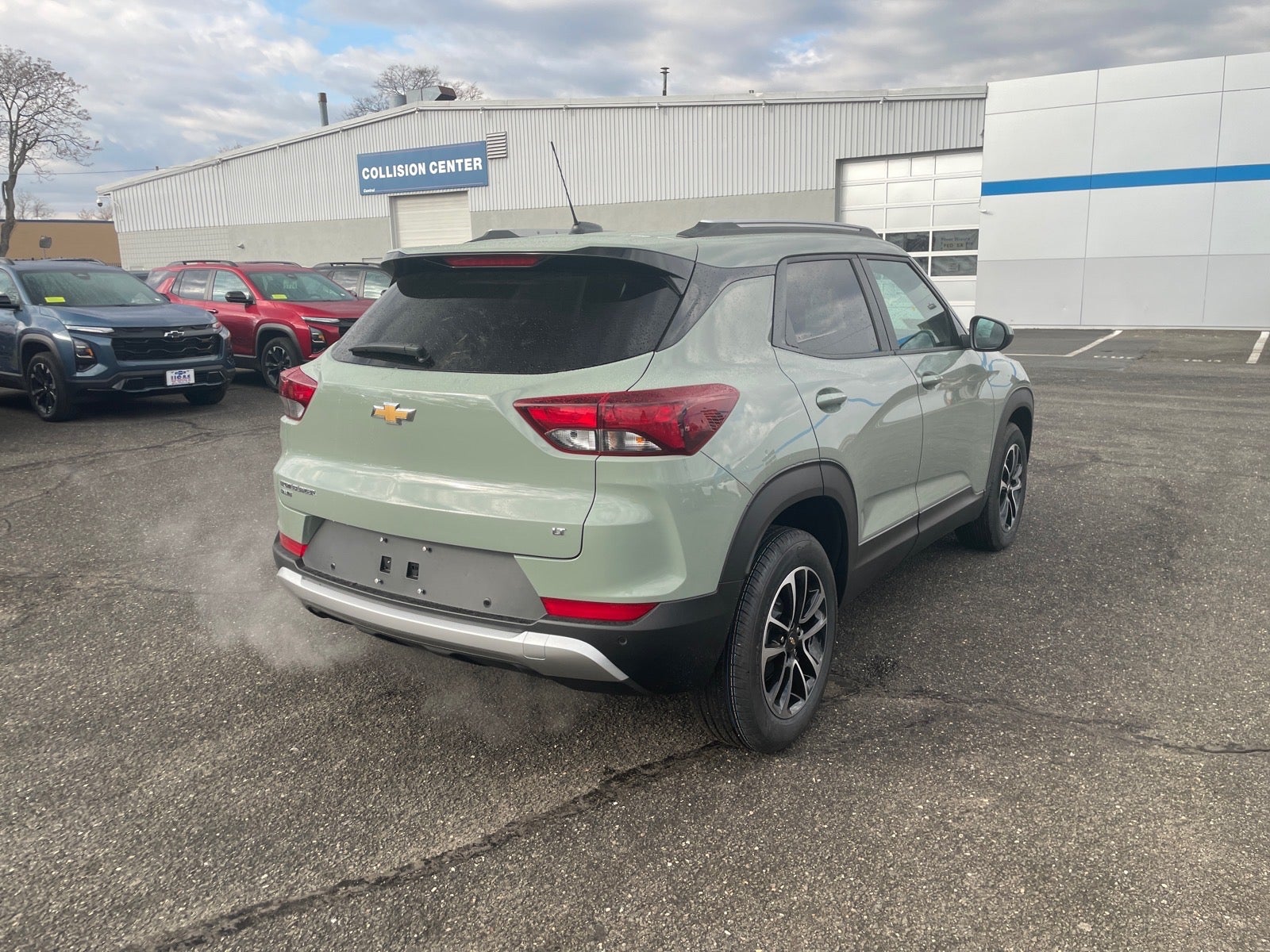 View vehicle photo 6