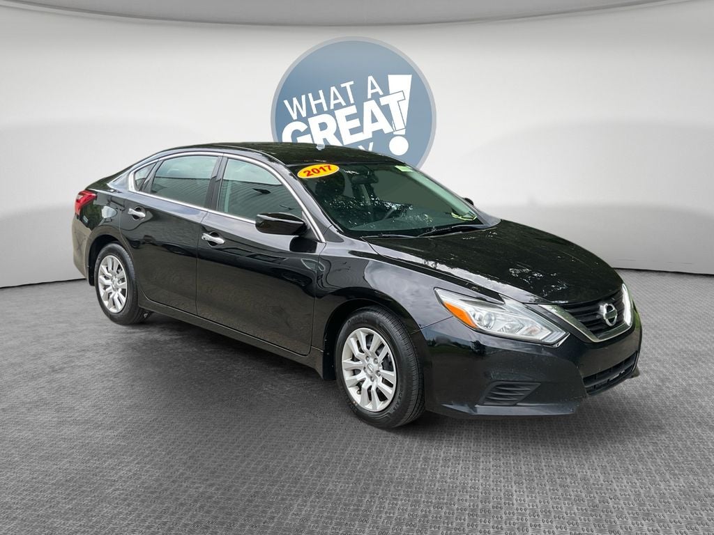 Super Black Clearcoat 2017 Nissan Altima Sedan Front-Wheel Drive Continuously Variable Transmission