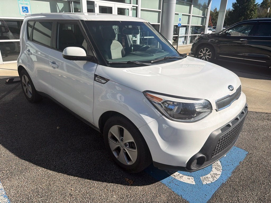 Clear White 2015 Kia Soul Wagon Front-Wheel Drive 6-Speed Automatic