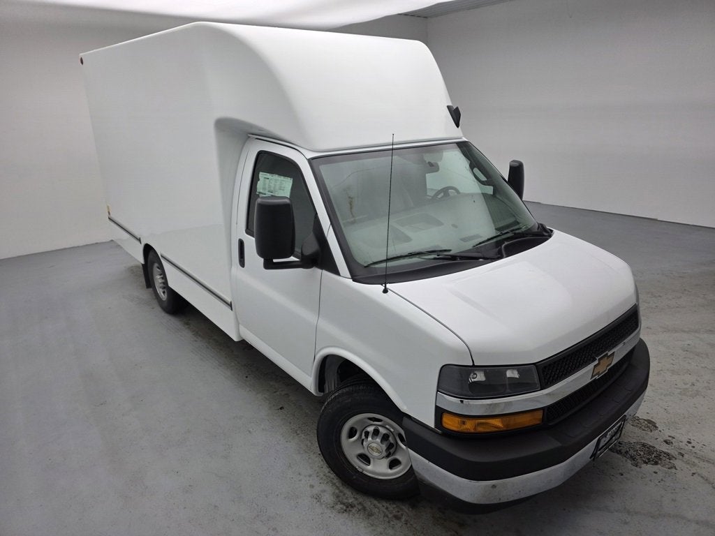 2026 Chevrolet Express Chassis 3500 Cutaway 139