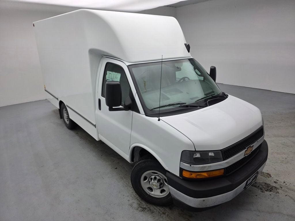 2026 Chevrolet Express Chassis 3500 Cutaway 139