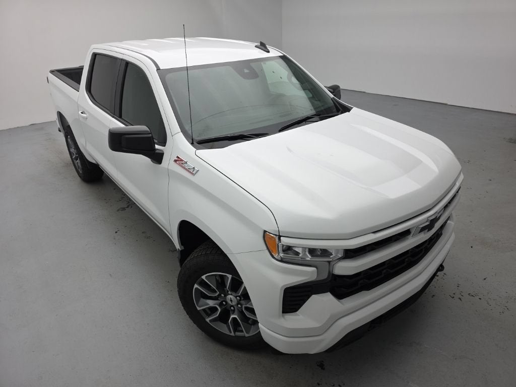 Summit White 2026 Chevrolet Silverado 1500 Pickup Truck Four-Wheel Drive Automatic