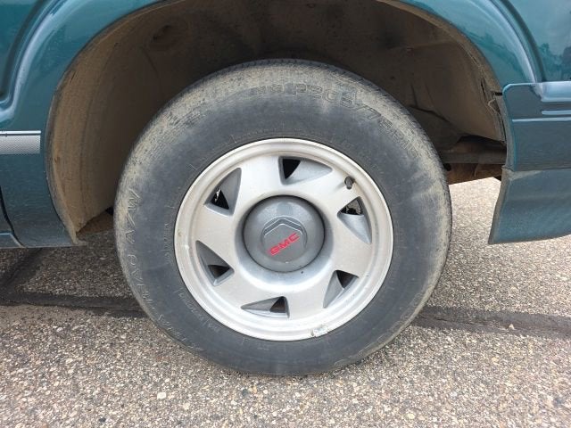 View vehicle photo 3
