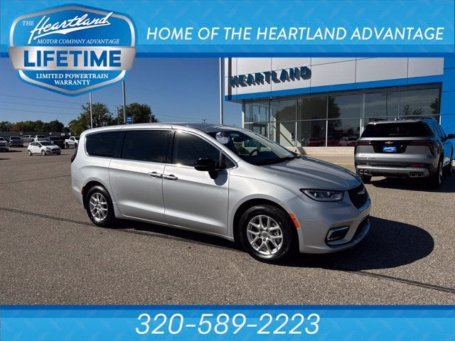Silver 2024 Chrysler Pacifica Minivan Front-Wheel Drive Automatic