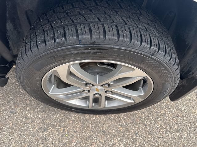 View vehicle photo 3