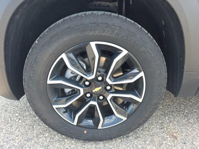 View vehicle photo 5
