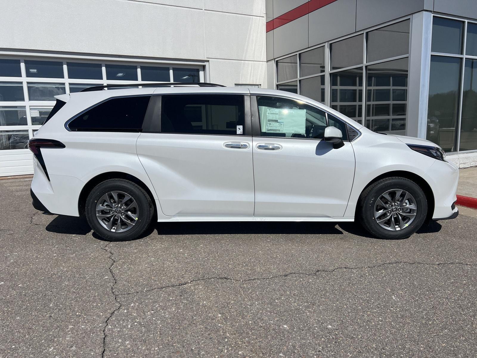 2026 Toyota Sienna XLE 7-Passenger AWD