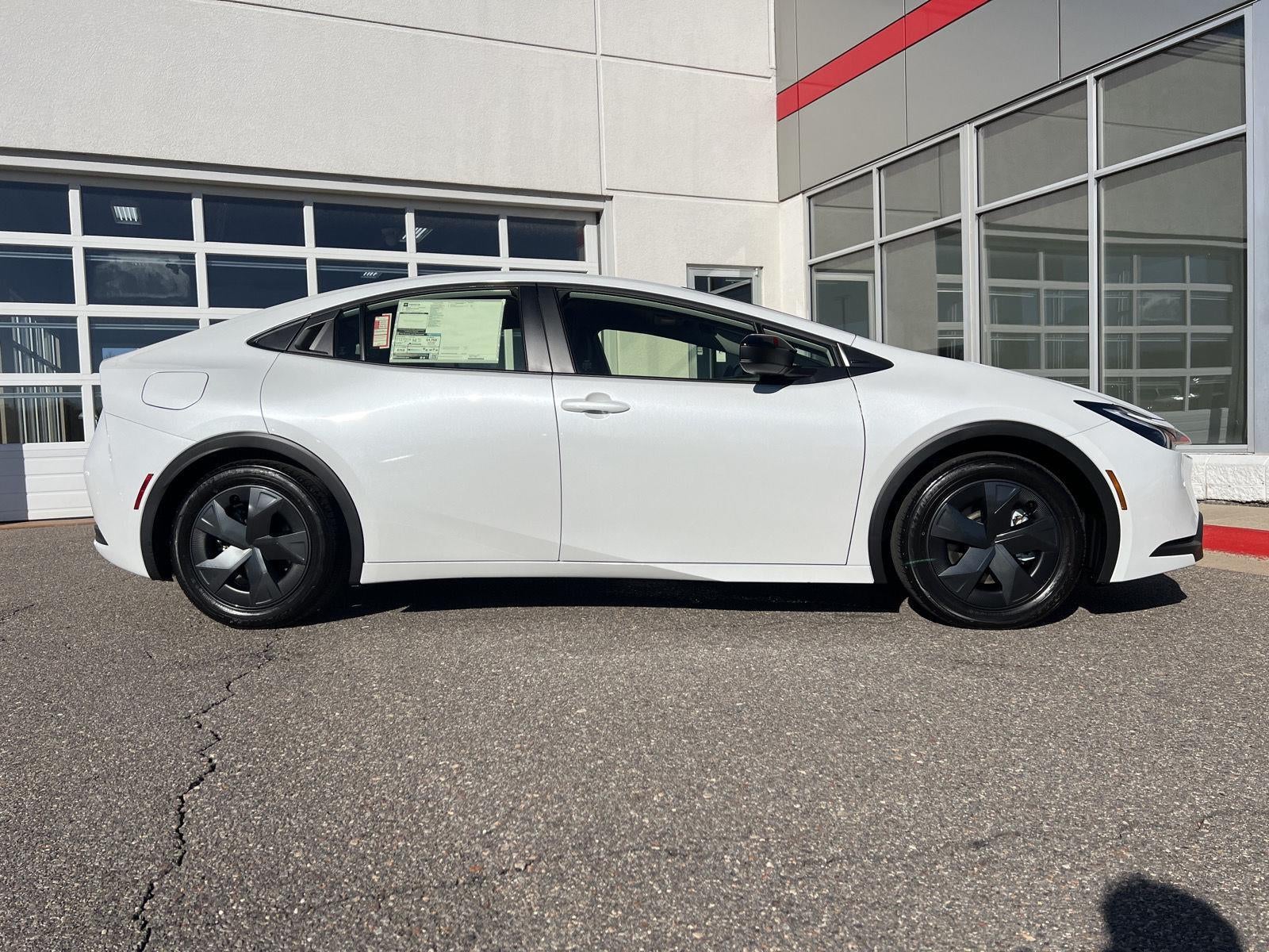 Wind Chill Pearl [Extra_Cost_Color] 2026 Toyota Prius Plug-In Hybrid SE FWD Hatchback Front-Wheel Drive Continuously Variable Transmission