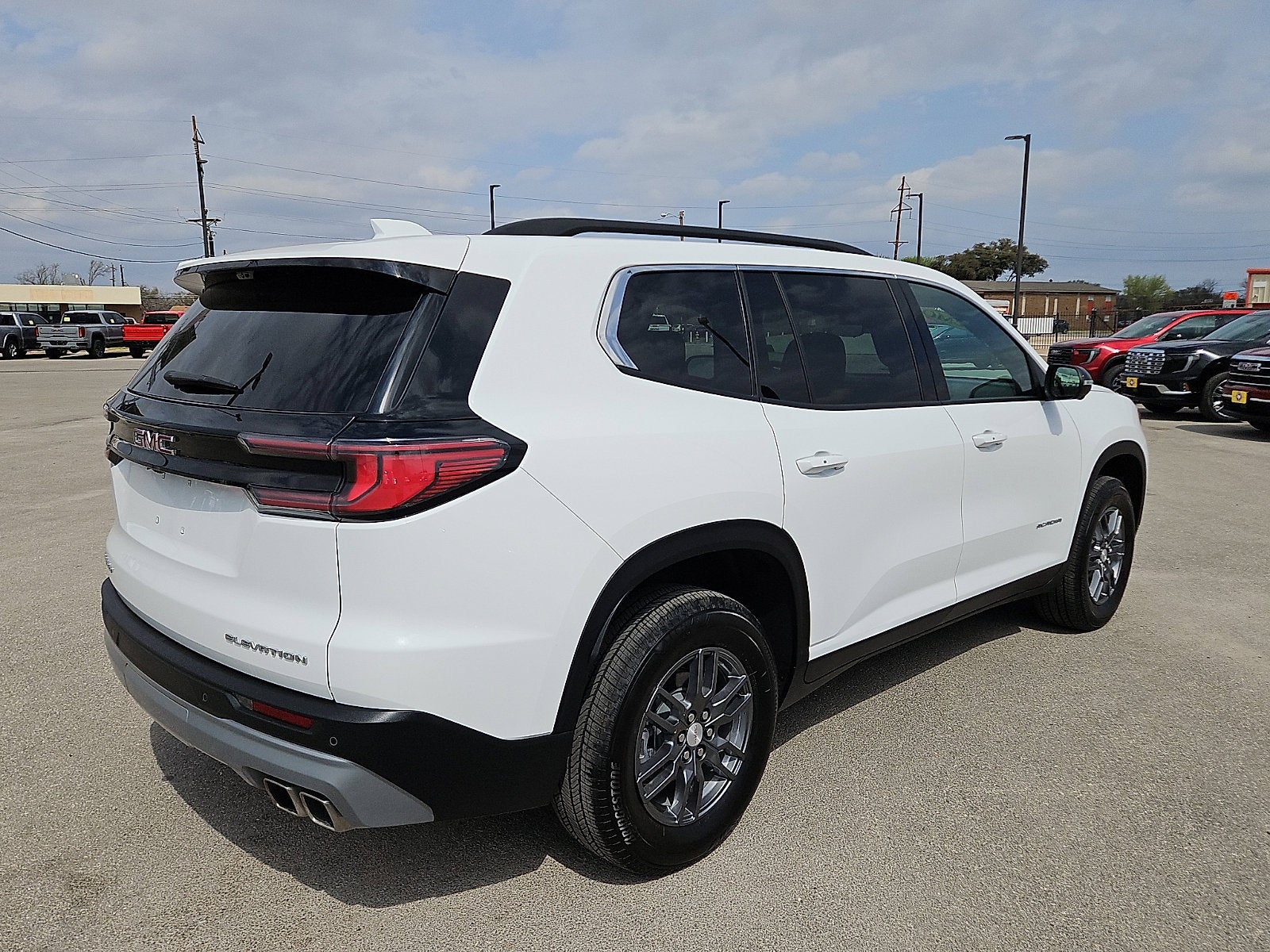 View vehicle photo 5