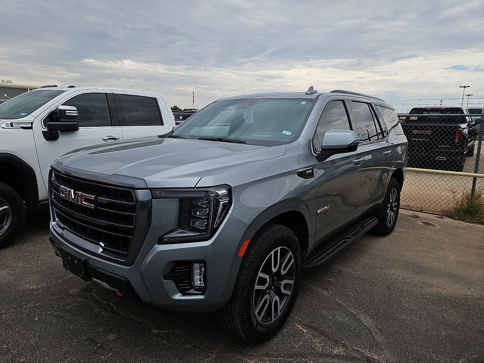  2024 GMC Yukon AT4 4WD   