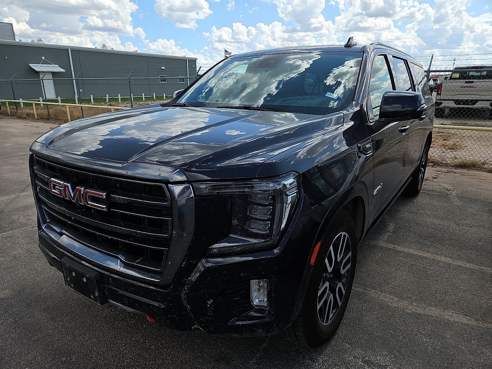  2024 GMC Yukon XL AT4 4WD   