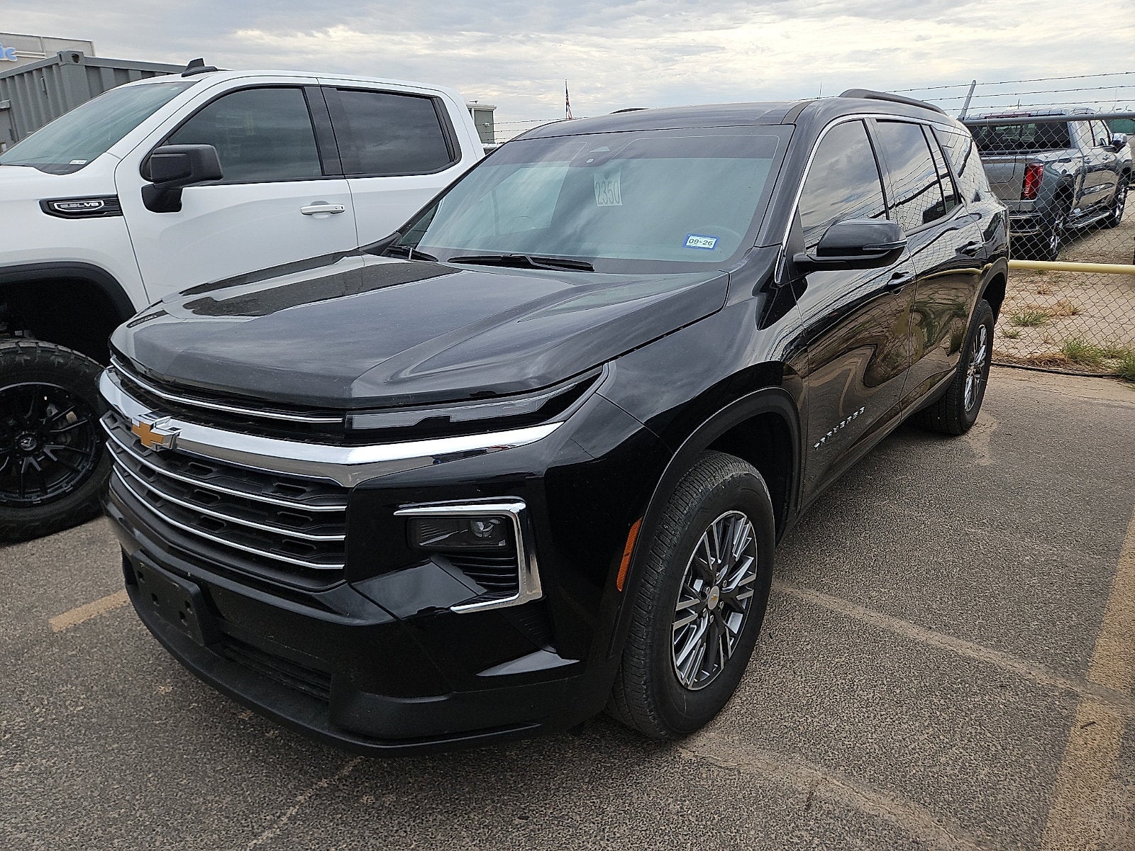 Mosaic Black Metallic 2025 Chevrolet Traverse SUV / Crossover Front-Wheel Drive Automatic