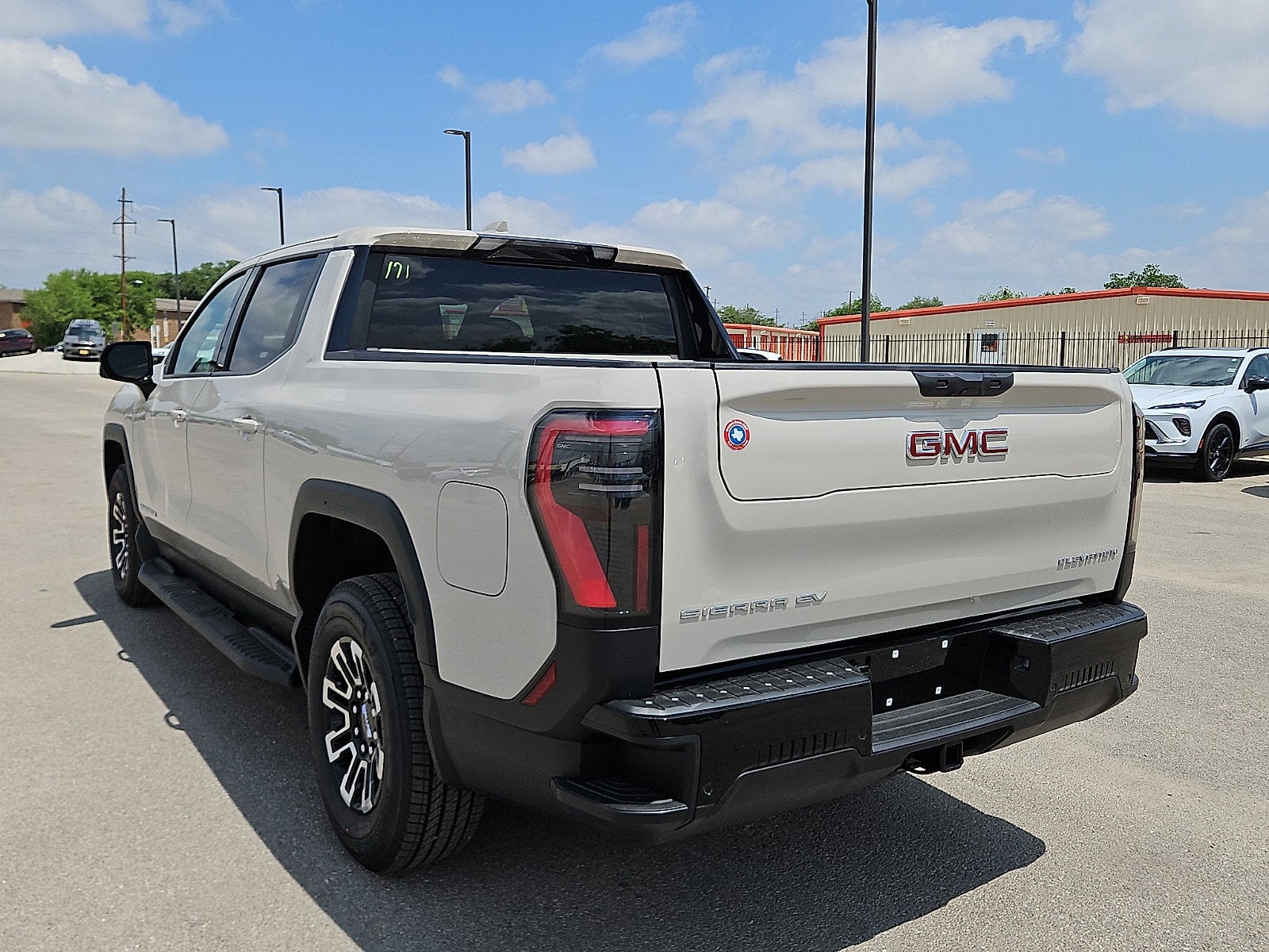 View vehicle photo 3