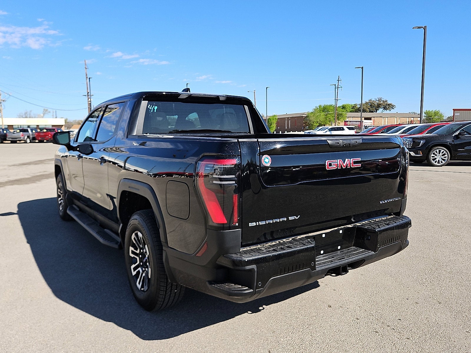 View vehicle photo 3