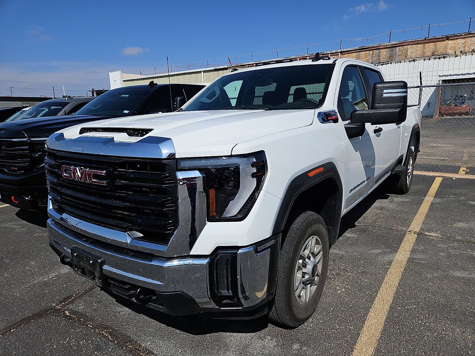 2025 GMC Sierra 2500HD Pro Crew Cab 4WD