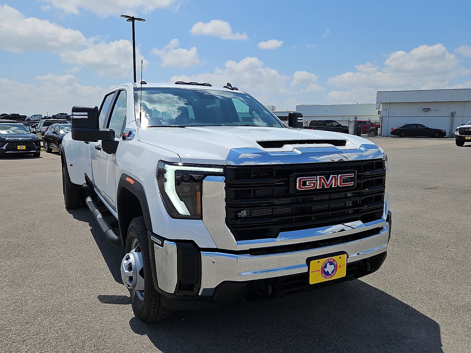 View vehicle photo 7
