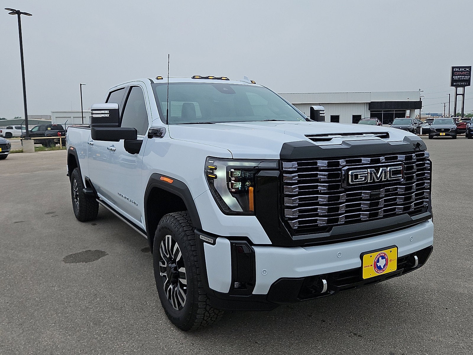 View vehicle photo 7