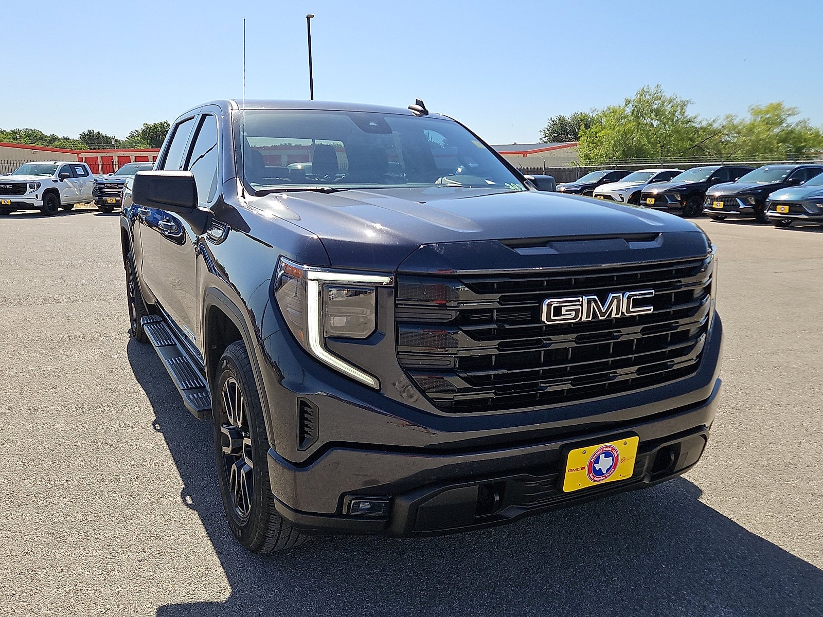 View vehicle photo 7