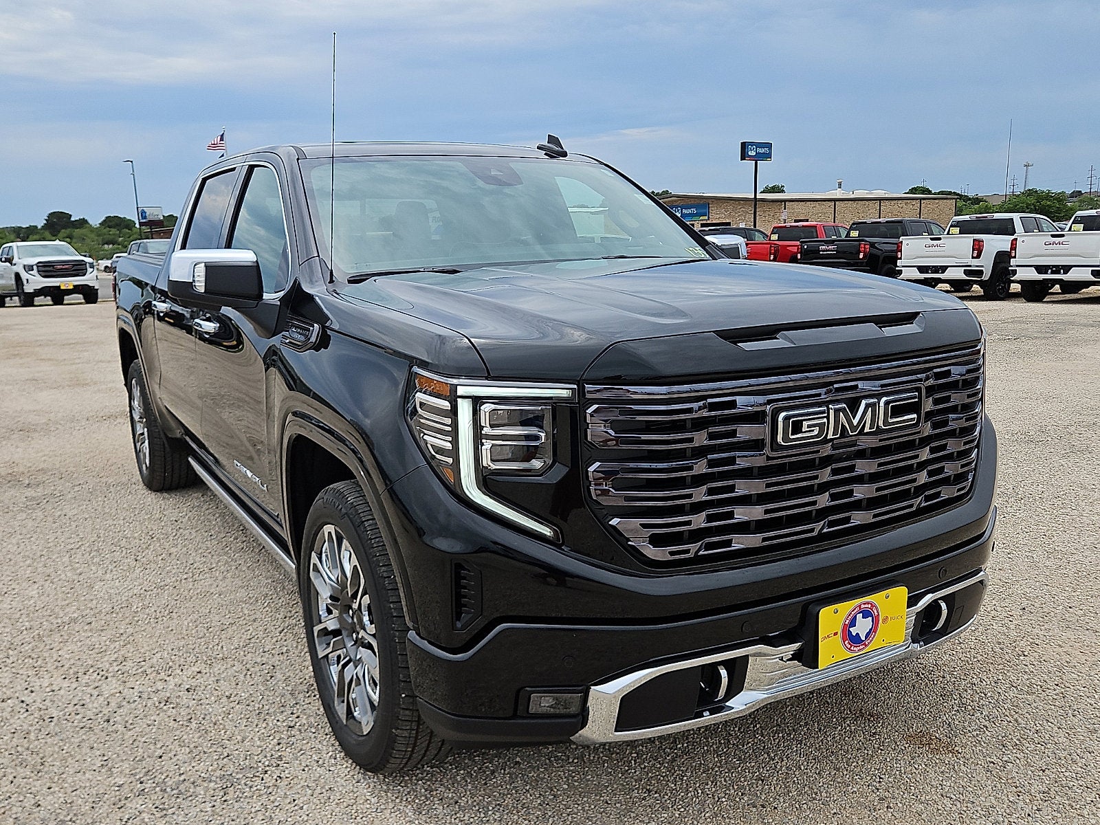 View vehicle photo 7