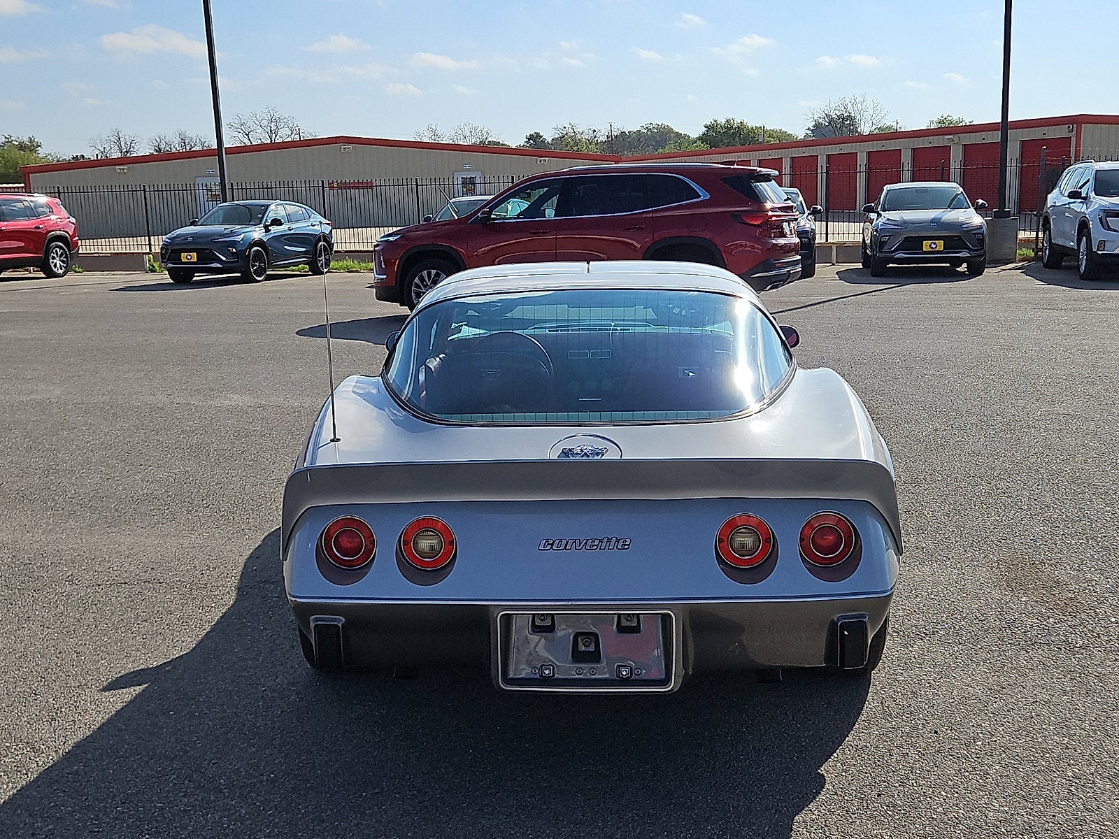View vehicle photo 4