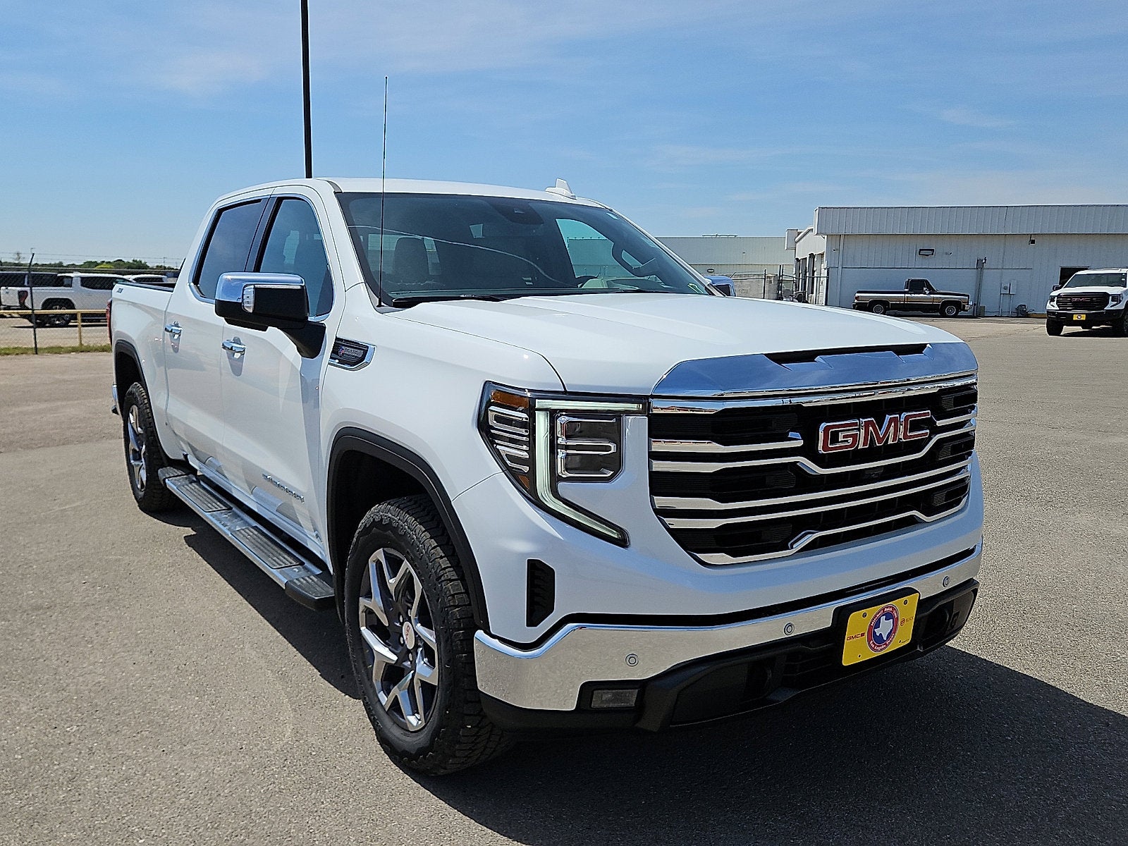 View vehicle photo 7